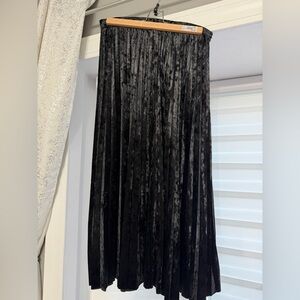 Eva Mendes Maxi Pleated Velvet Skirt